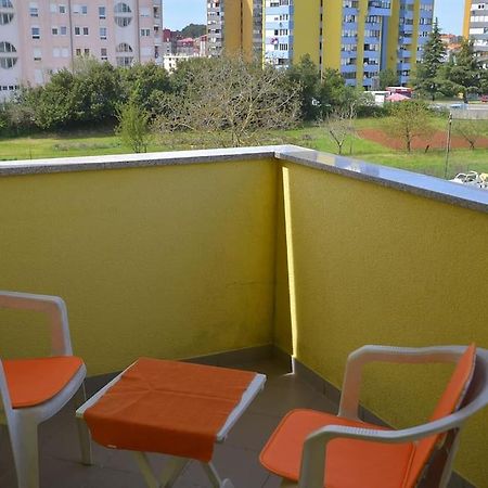 Apartman Ana Pula - Calm, Free Parking, Close To Center Bagian luar foto