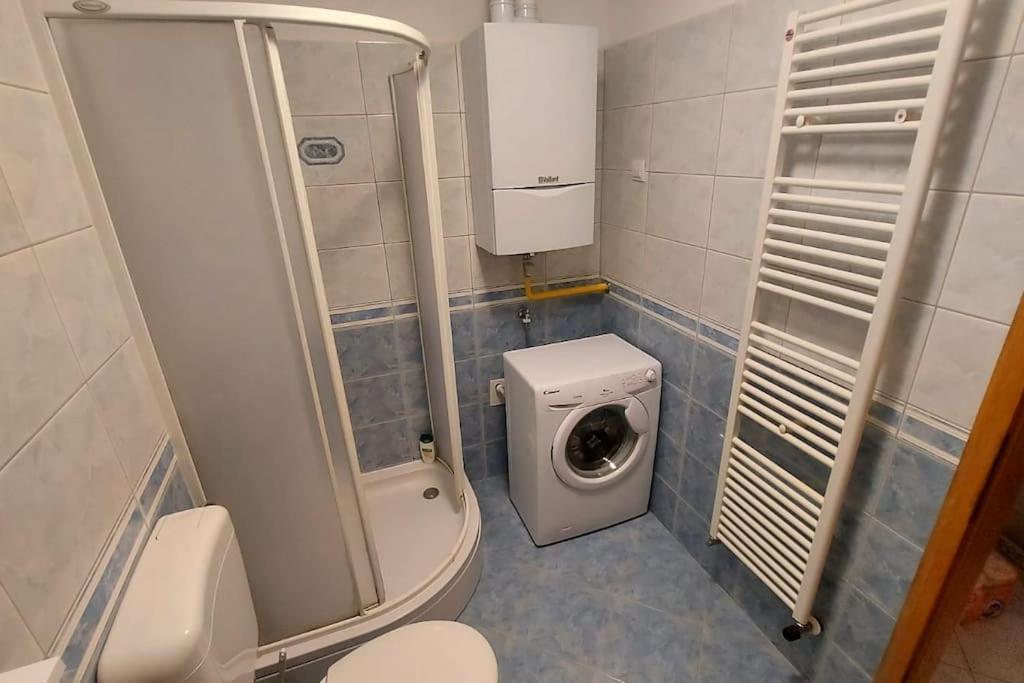 Apartman Ana Pula - Calm, Free Parking, Close To Center Bagian luar foto