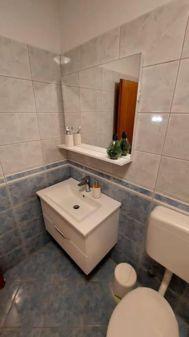 Apartman Ana Pula - Calm, Free Parking, Close To Center Bagian luar foto