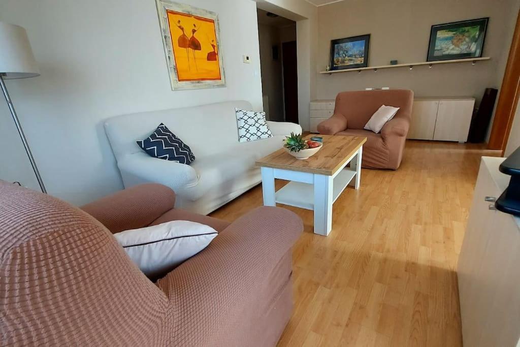 Apartman Ana Pula - Calm, Free Parking, Close To Center Bagian luar foto
